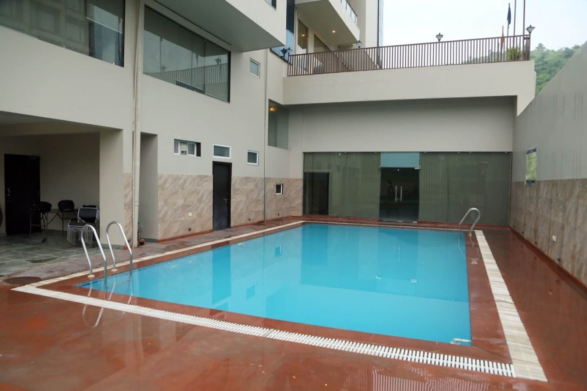 Tulip Le Grand Hotel Udaipur Ngoại thất bức ảnh